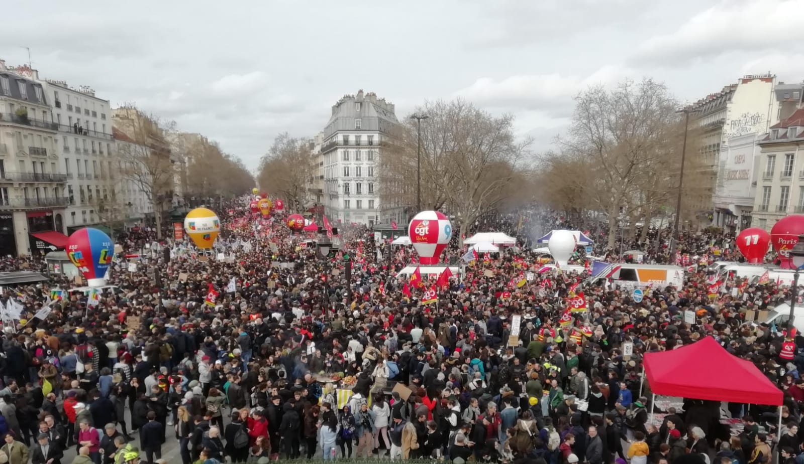 Paris big crowd Image Unité CGT